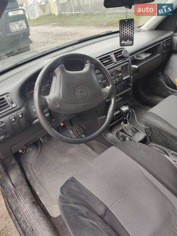 Седан Opel Vectra 1995 в Сквире фото 5 Седан Opel Vectra 1995 в Сквире