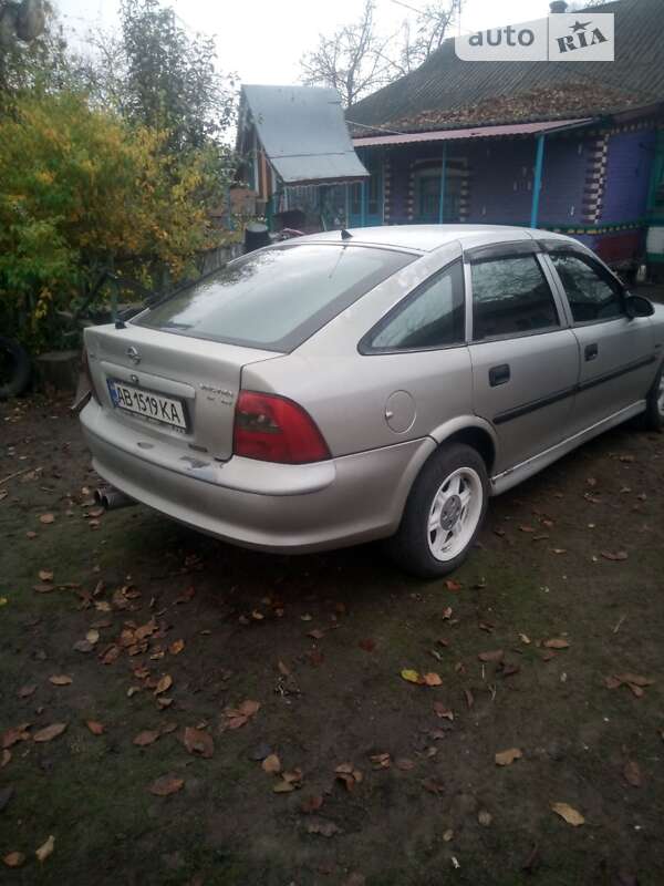 Лифтбек Opel Vectra 1998 в Виннице