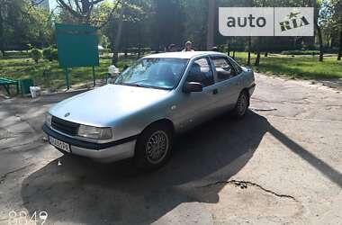 Седан Opel Vectra 1990 в Килии