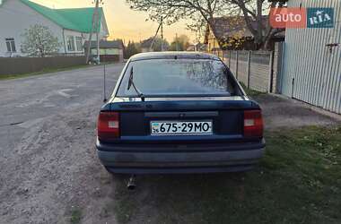 Лифтбек Opel Vectra 1990 в Черновцах