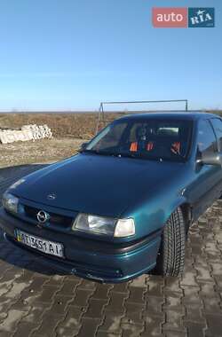 Седан Opel Vectra 1995 в Тлумаче