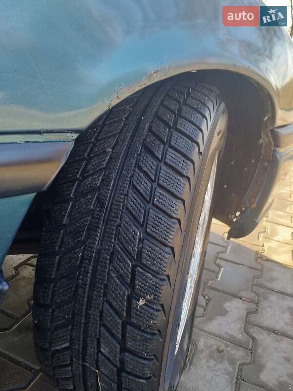 Седан Opel Vectra 1995 в Івано-Франківську