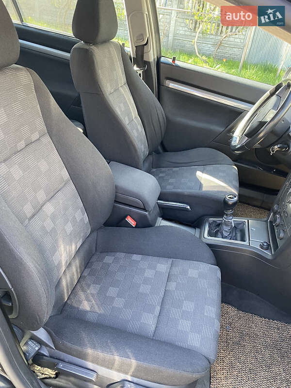 Седан Opel Vectra 2006 в Трускавце