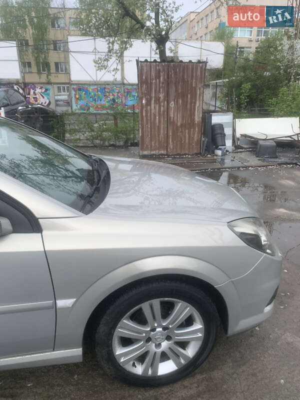 Седан Opel Vectra 2008 в Киеве