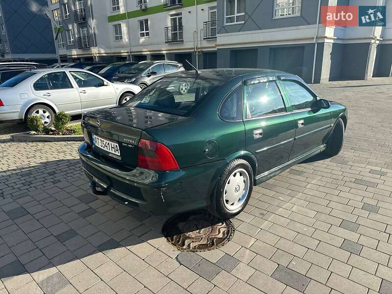 Седан Opel Vectra 2001 в Івано-Франківську