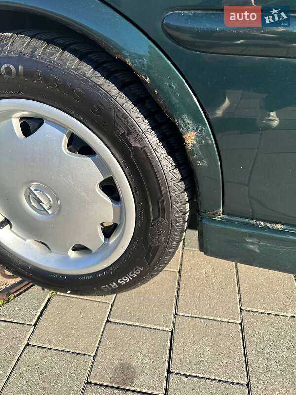 Седан Opel Vectra 2001 в Івано-Франківську