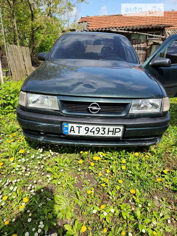 Седан Opel Vectra 1995 в Коломые