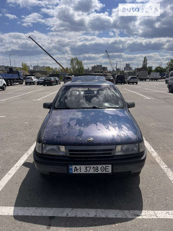 Седан Opel Vectra 1990 в Киеве