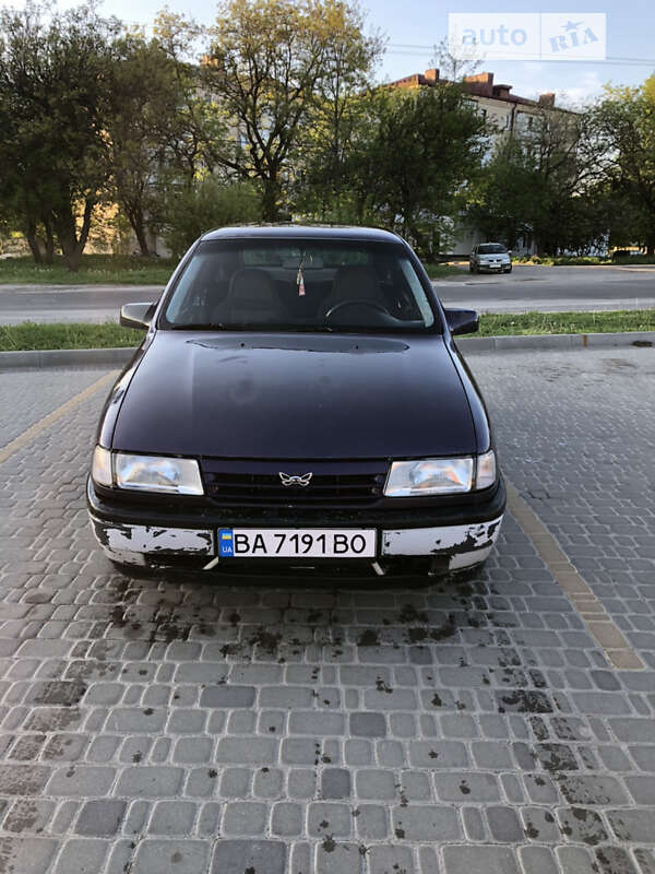 Ліфтбек Opel Vectra 1990 в Кропивницькому