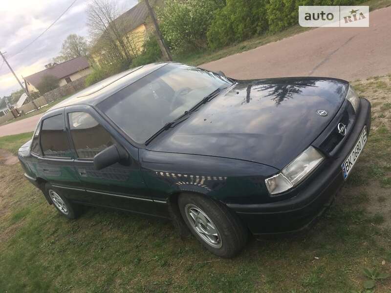 Седан Opel Vectra 1991 в Дубровице
