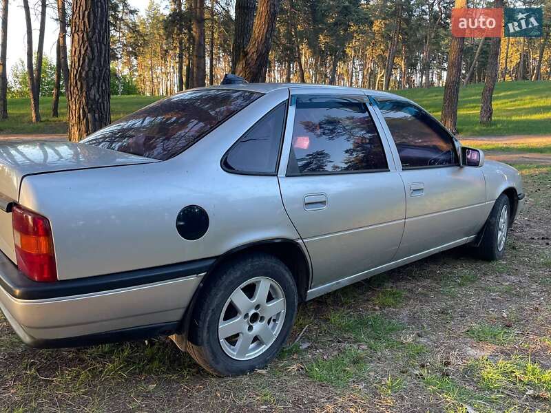 Седан Opel Vectra 1989 в Сумах