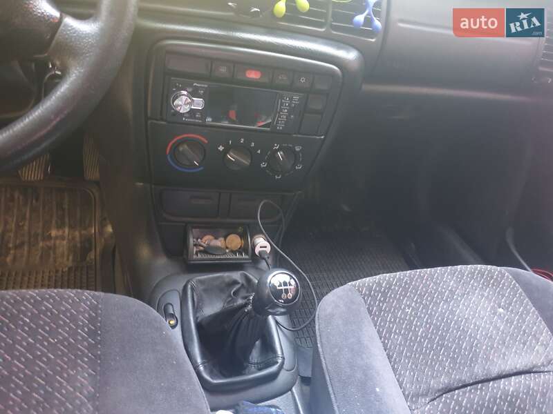 Седан Opel Vectra 1998 в Бурштині