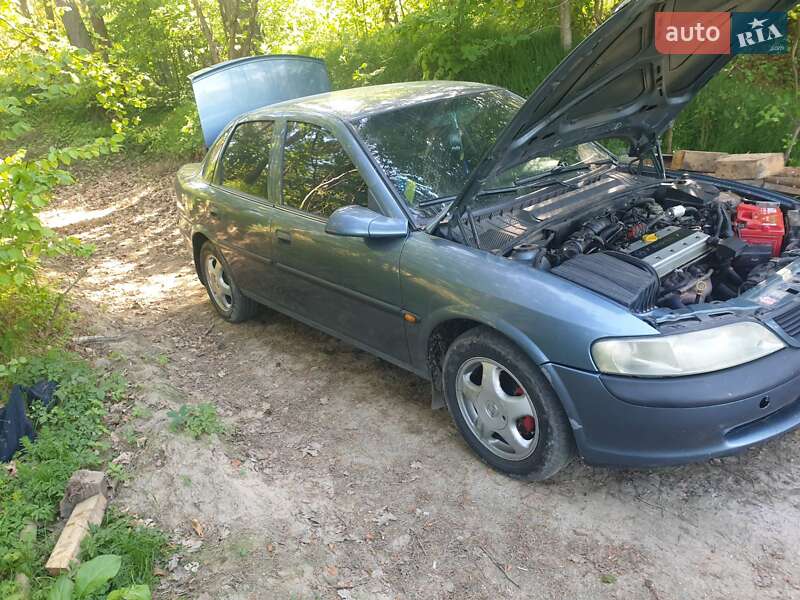 Седан Opel Vectra 1998 в Бурштині