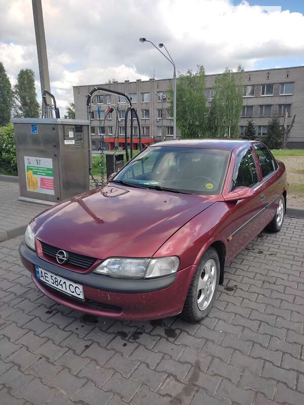 Седан Opel Vectra 1998 в Верховец