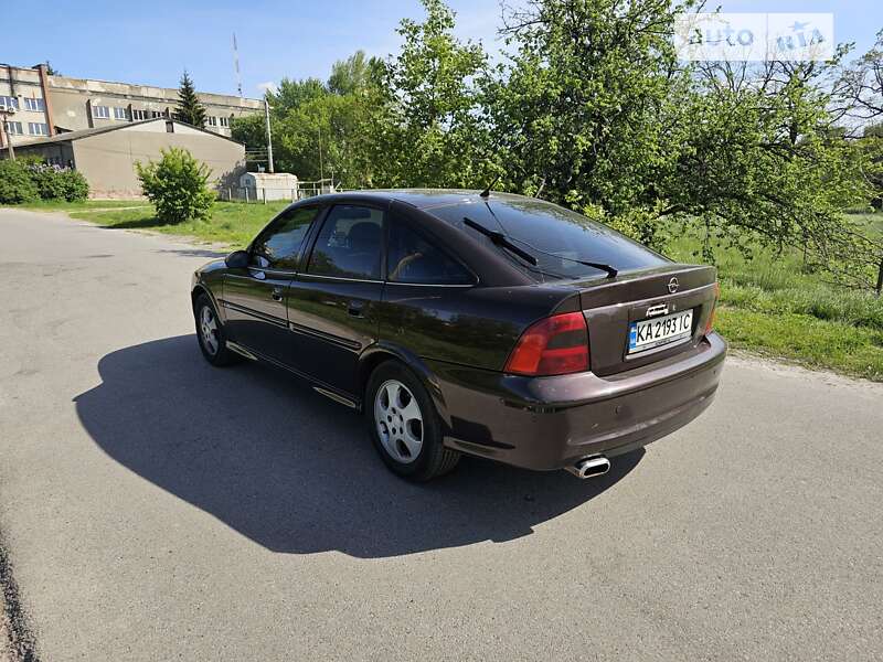 Лифтбек Opel Vectra 2000 в Киеве