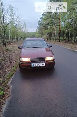 Лифтбек Opel Vectra 1991 в Заречном