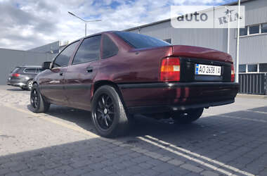 Седан Opel Vectra 1990 в Мукачево
