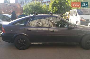 Ліфтбек Opel Vectra 1997 в Києві