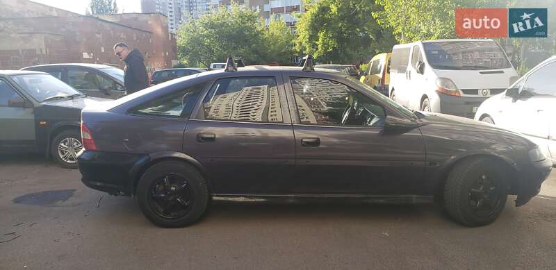 Лифтбек Opel Vectra 1997 в Киеве