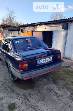 Седан Opel Vectra 1989 в Житомирі