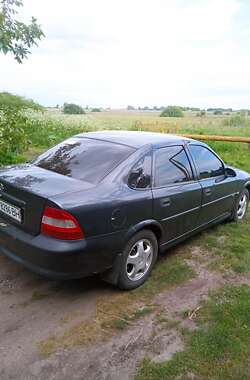 Седан Opel Vectra 1998 в Хороле