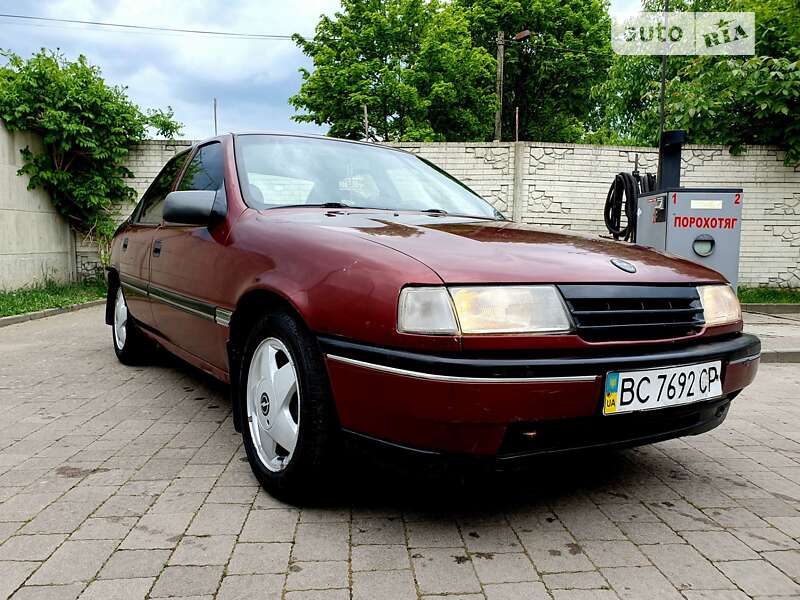 Седан Opel Vectra 1992 в Стрию