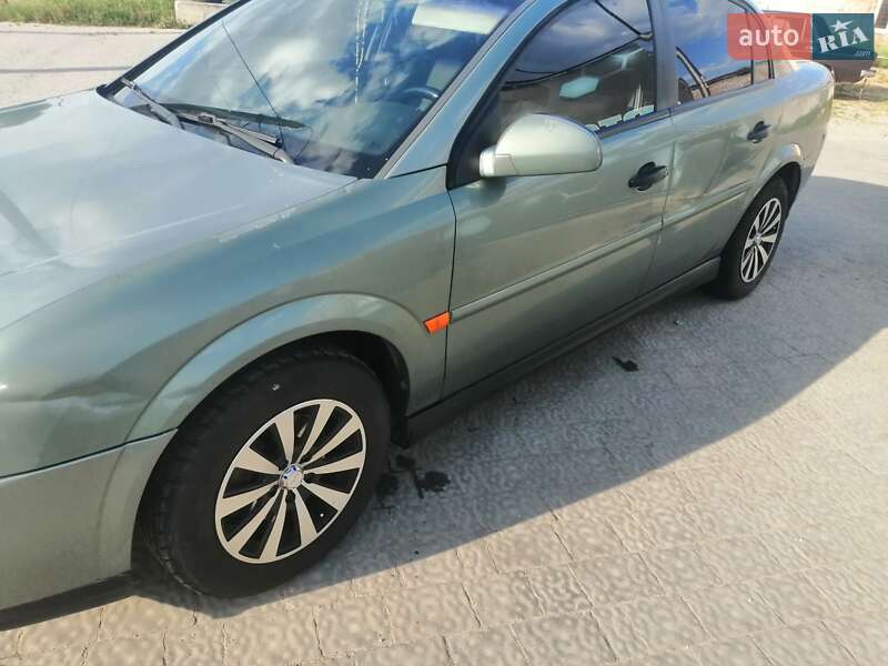 Седан Opel Vectra 2003 в Івано-Франківську