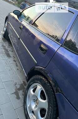 Седан Opel Vectra 1995 в Долине