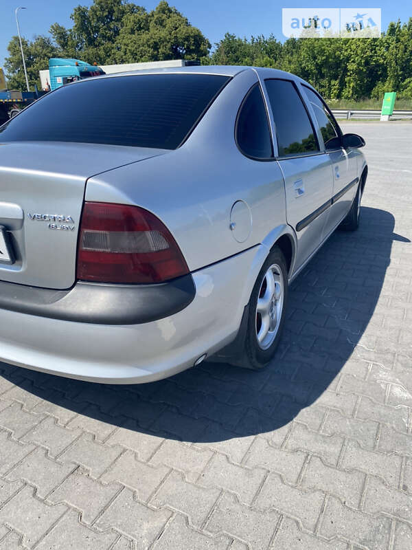 Седан Opel Vectra 1996 в Летичеве