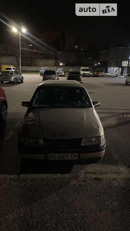 Лифтбек Opel Vectra 1990 в Днепре