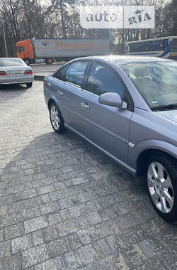 Лифтбек Opel Vectra 2006 в Хороле