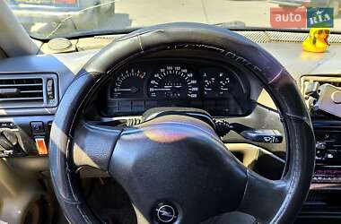 Лифтбек Opel Vectra 1990 в Краснограде