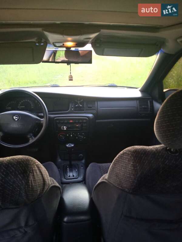 Седан Opel Vectra 1997 в Луцке