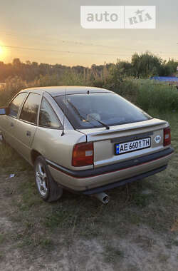 Лифтбек Opel Vectra 1990 в Днепре