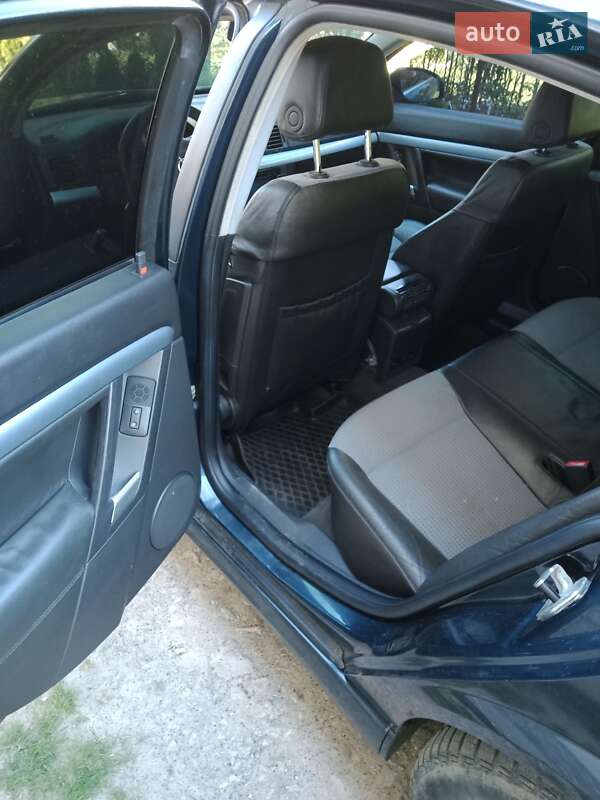 Седан Opel Vectra 2002 в Івано-Франківську