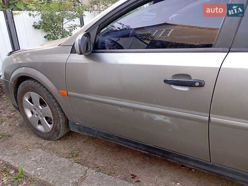 Седан Opel Vectra 2003 в Чернівцях