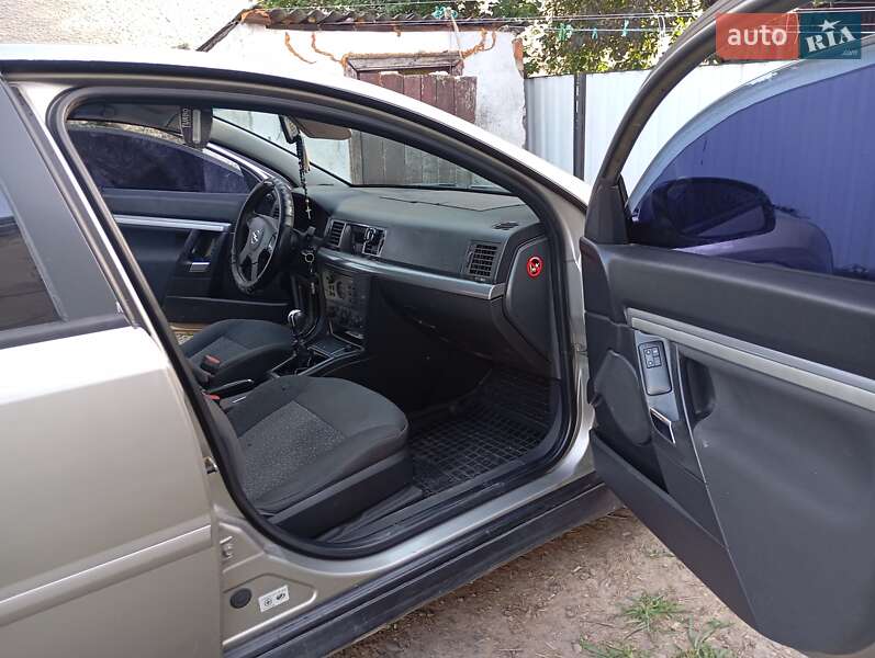 Седан Opel Vectra 2003 в Чернівцях