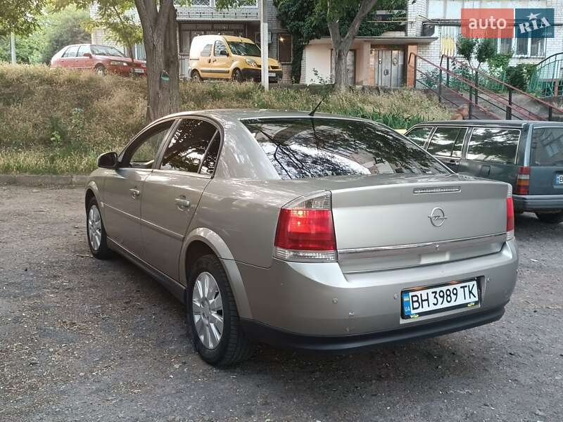 Седан Opel Vectra 2004 в Чорноморську