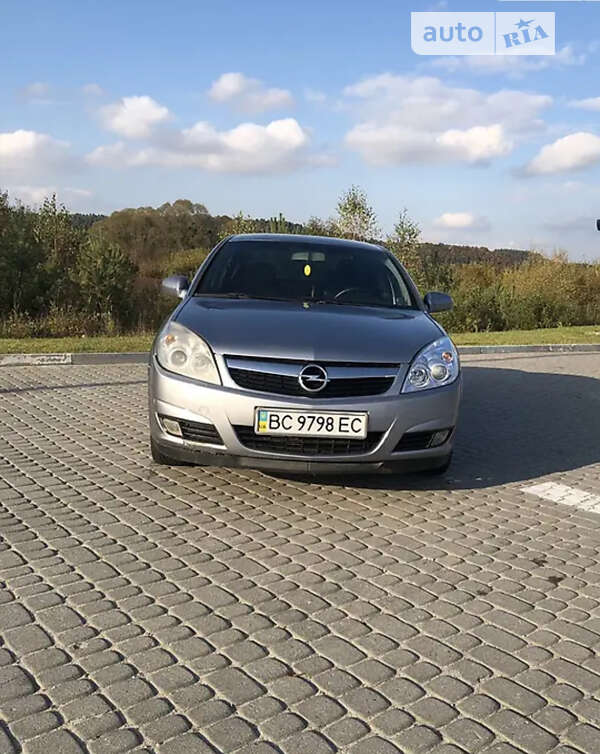 Седан Opel Vectra 2006 в Львові
