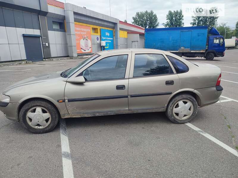 Седан Opel Vectra 1997 в Львове