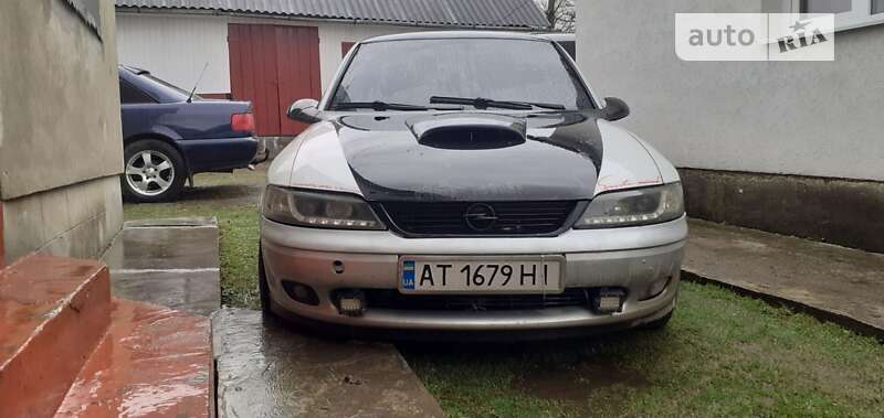 Седан Opel Vectra 1998 в Надворной