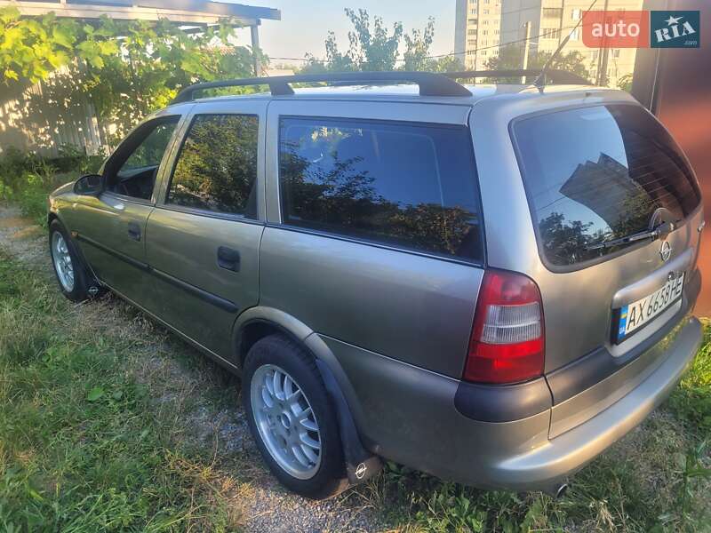 Универсал Opel Vectra 1998 в Харькове