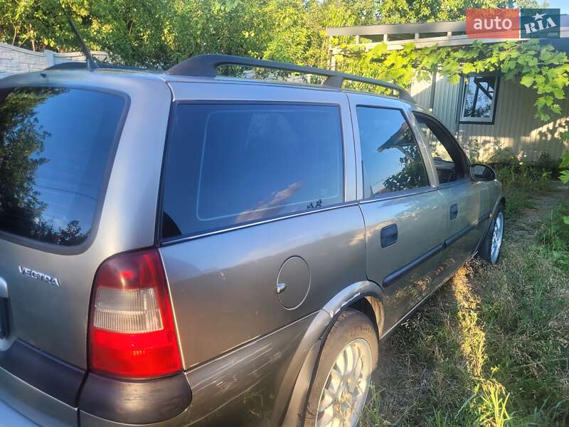 Универсал Opel Vectra 1998 в Харькове