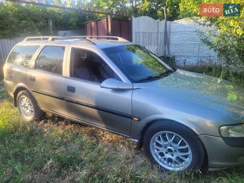 Универсал Opel Vectra 1998 в Харькове