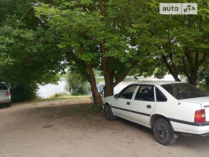 Седан Opel Vectra 1989 в Ровно