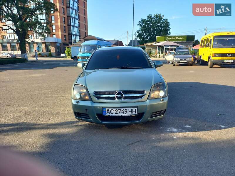 Ліфтбек Opel Vectra 2004 в 