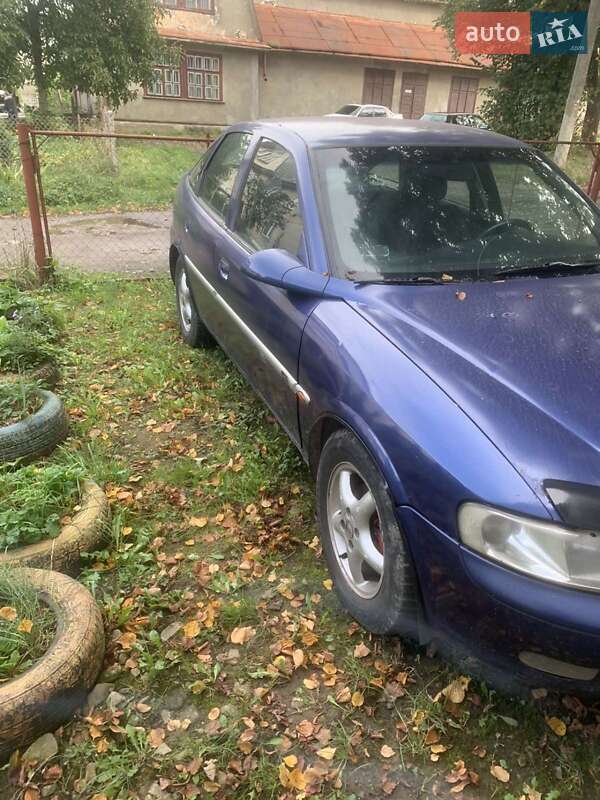 Седан Opel Vectra 1997 в Бориславі