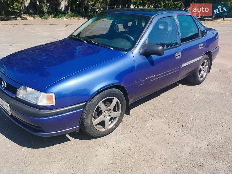 Седан Opel Vectra 1995 в Яготині