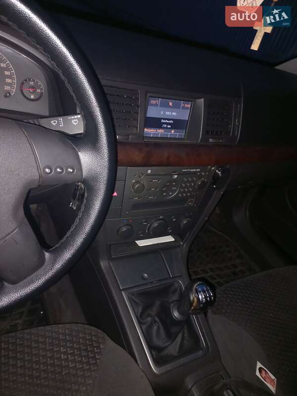 Седан Opel Vectra 2002 в П’ядики
