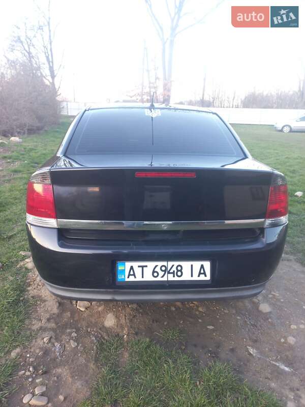 Седан Opel Vectra 2002 в П’ядики
